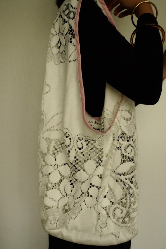 SAC FOURRE TOUT DENTELLE
